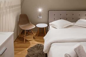Evel's Home Suites