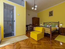 House Delfin