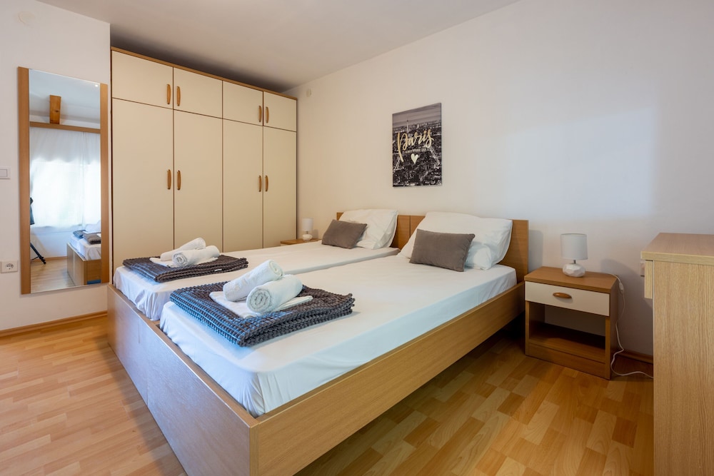 Apartments Neven