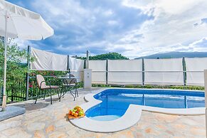 Villa Holiday Home Zvečanje