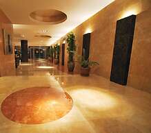 Peninsula Suites