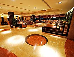Peninsula Suites