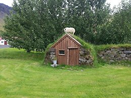 Ásólfsskáli Cottage