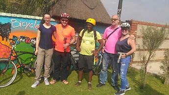 Orlando West Guest House - Hostel