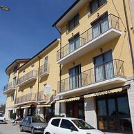 Coste Del Lago