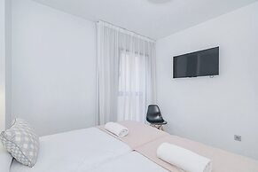 DOMUS APARTAMENTOS GRANADA