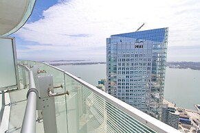Luxury 2 BDR condos in Downtown Toronto