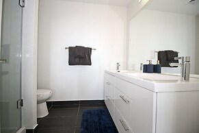 Luxury condos in Entertainment District
