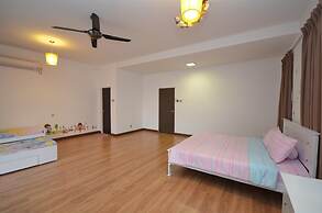 Felicia Home