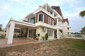 Felicia Home