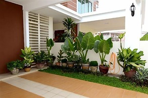 Felicia Home