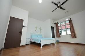Felicia Home