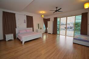 Felicia Home