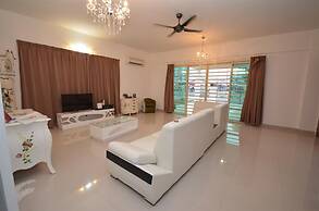 Felicia Home