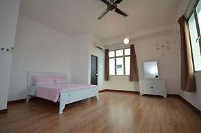 Felicia Home