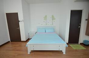 Felicia Home