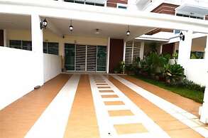 Felicia Home