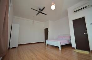 Felicia Home