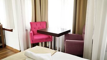 Qonaq Hotel