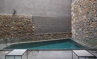 Art Suites Korai