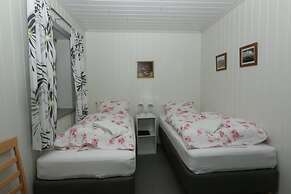 Guesthouse Steindórsstadir