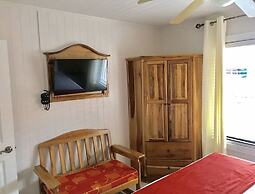 Prado Inn & Suites