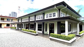 Prado Inn & Suites