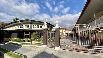 Prado Inn & Suites