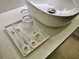 Green World Hotel