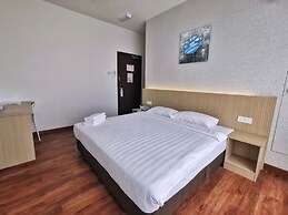 Green World Hotel