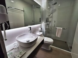 Green World Hotel