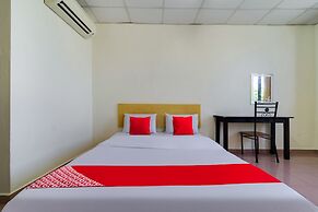 OYO 89461 CP Hotel