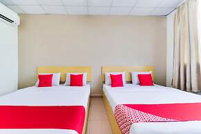 OYO 89461 CP Hotel