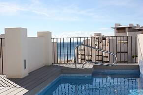 Penthouse With Private Pool Near Beach