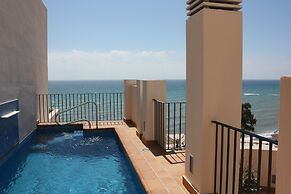 Frontline Penthouse With Private Pool