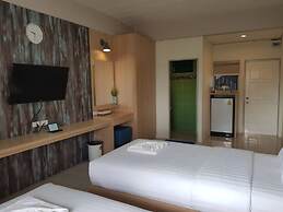 Blue Bed Pattaya SHA by Zuzu