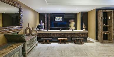 Noah's Ark Deluxe Hotel & Spa