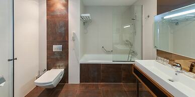 Noah's Ark Deluxe Hotel & Spa