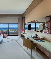 Noah's Ark Deluxe Hotel & Spa