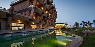 Noah's Ark Deluxe Hotel & Spa