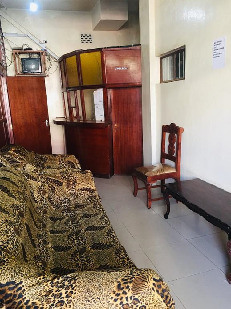 Sir James Hotel