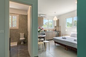 Local Hostel & Suites