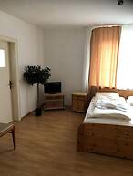 City Hotel-Garni