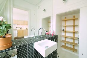 Central Canal Apartments 6