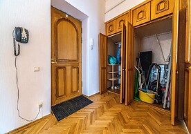 Apartment in the Palace Square
