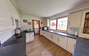 Stob Binnein Cottage