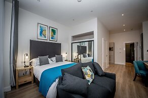The James Suites