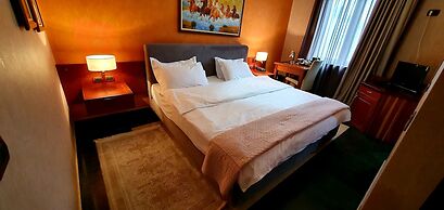Nov Hotel