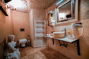 Zeus Cave Suites