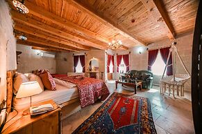 Zeus Cave Suites